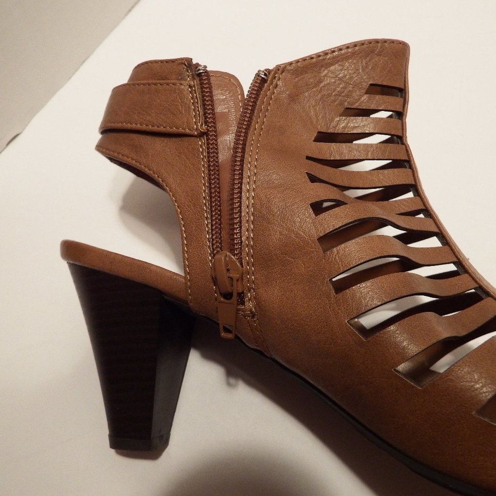 Madeline Wellington Shoes Size 9.5M - Picture 4 of 9